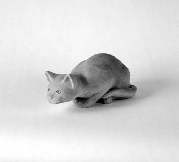 Animals cats and kittens Crouching Cat Small Statue outdoor decor